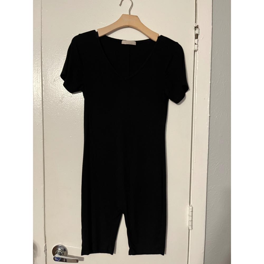 Active Basic Womens Black Ribbed V-Neck Short Sleeve Biker Romper Large